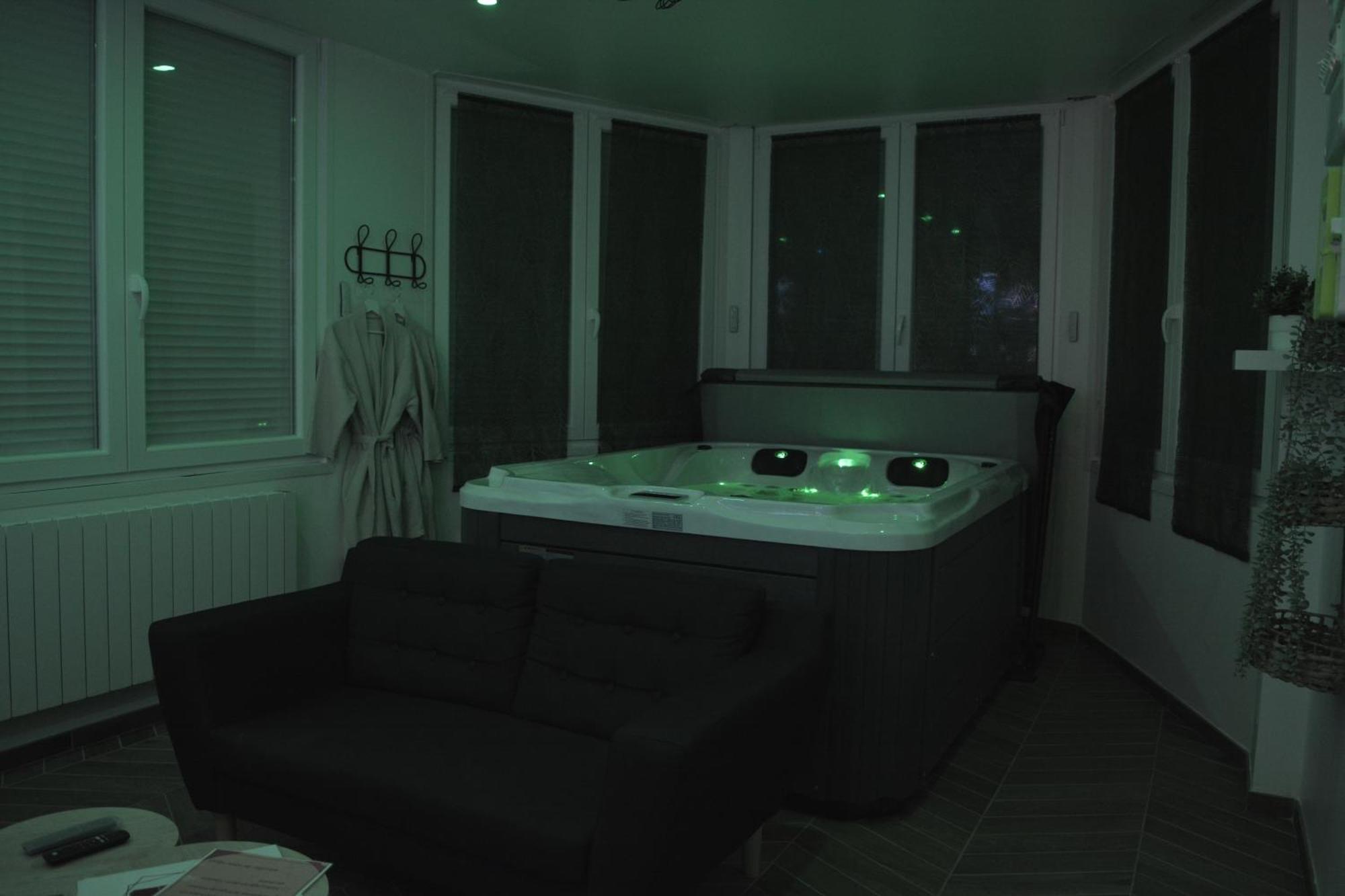 Couette-café Eaux Rouen